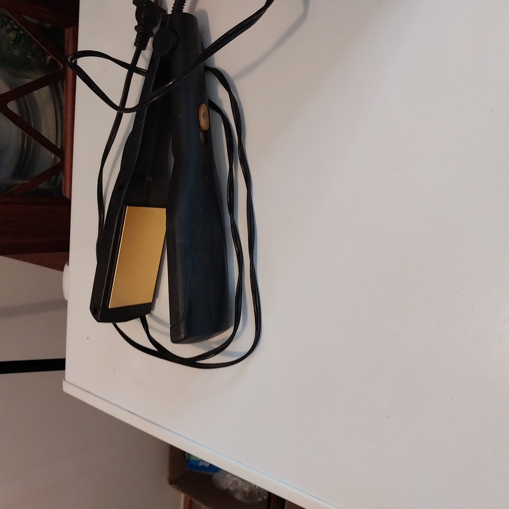 Black and Gold Hair Straightener